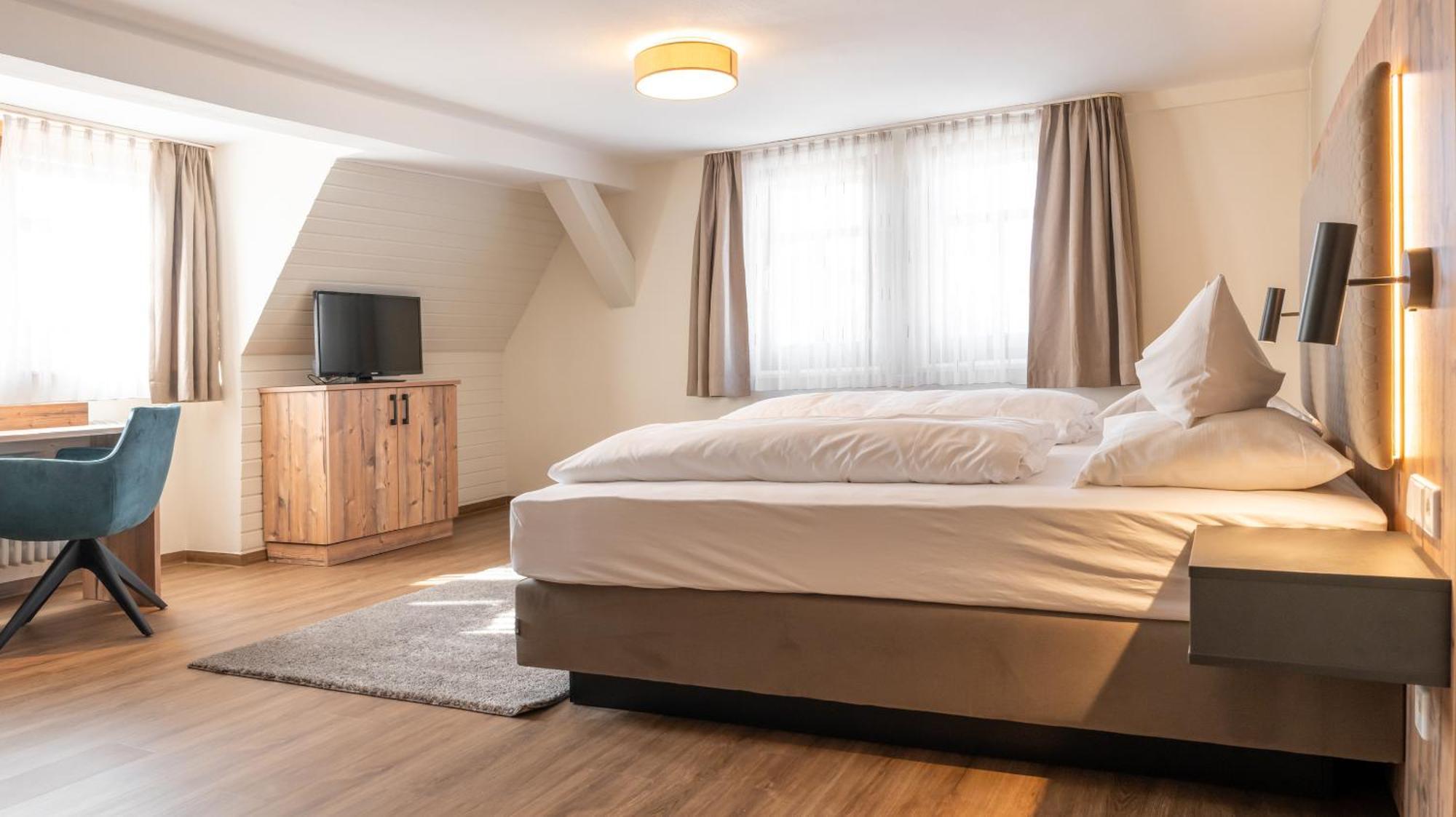 Laichingen Hotel & Restaurant Post מראה חיצוני תמונה