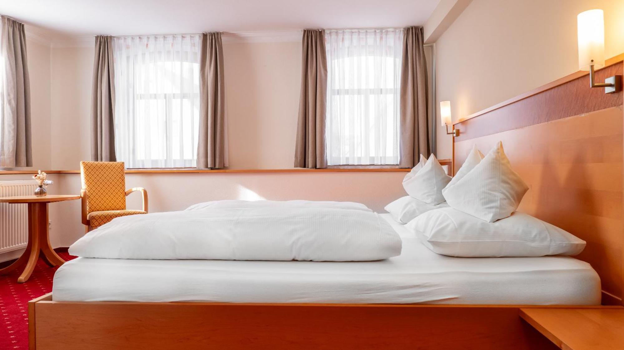 Laichingen Hotel & Restaurant Post מראה חיצוני תמונה