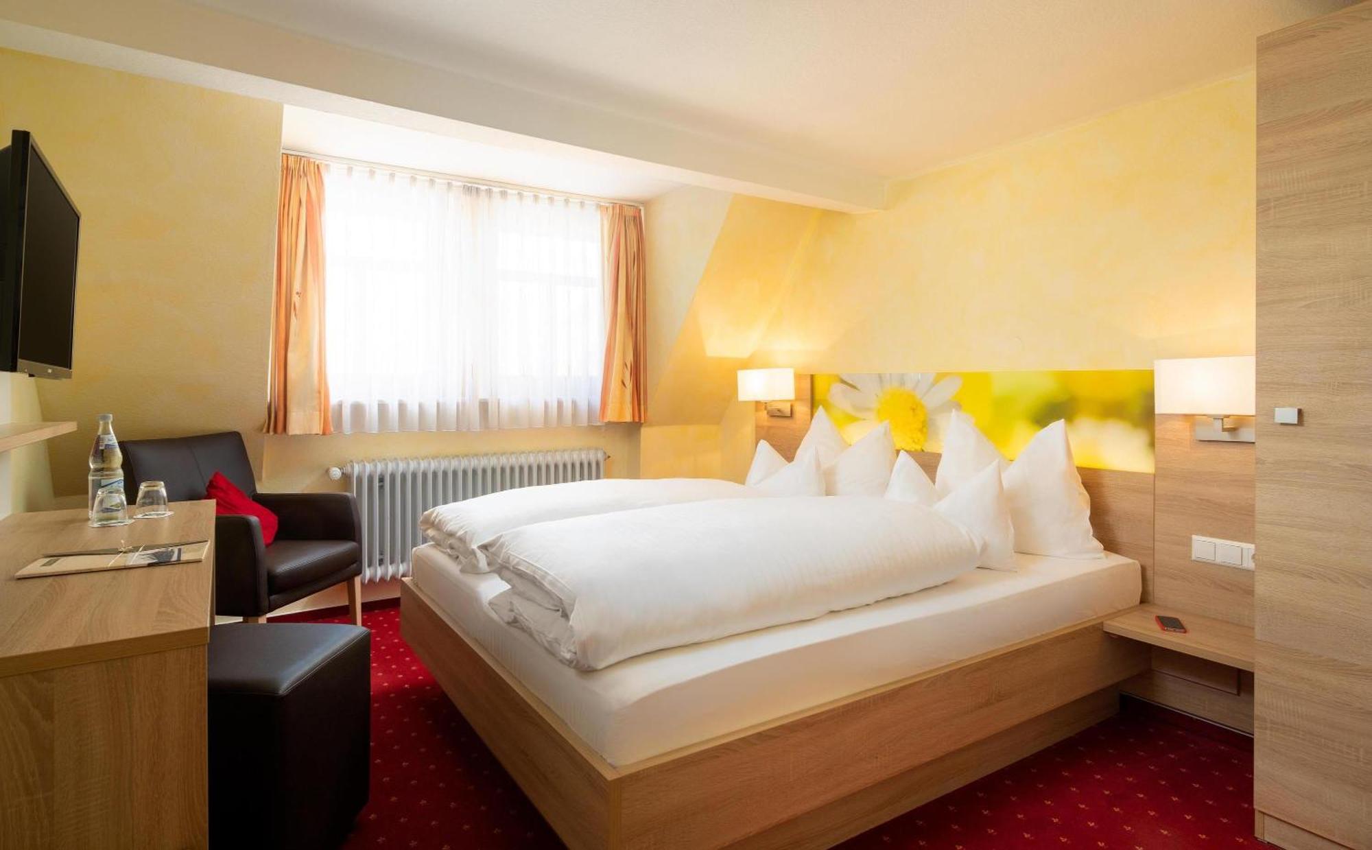 Laichingen Hotel & Restaurant Post מראה חיצוני תמונה
