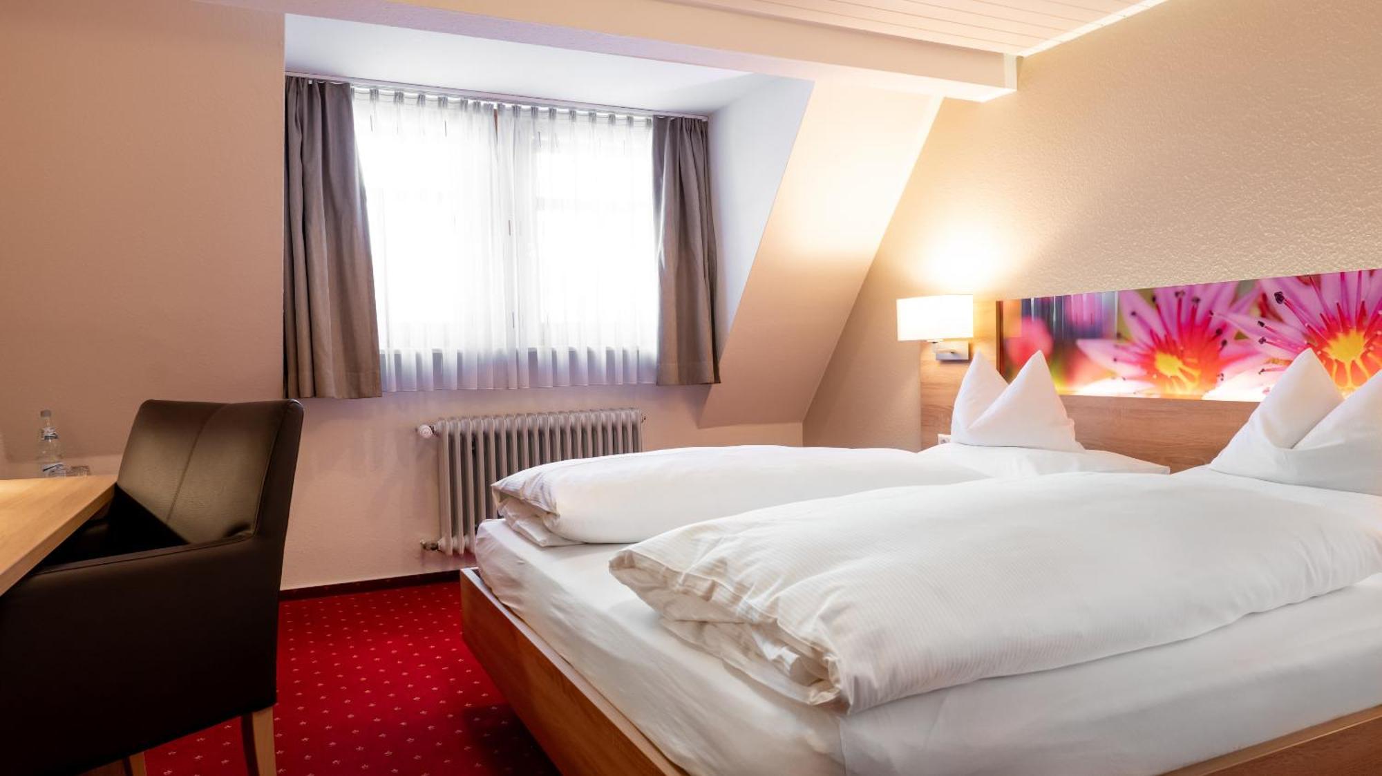 Laichingen Hotel & Restaurant Post מראה חיצוני תמונה