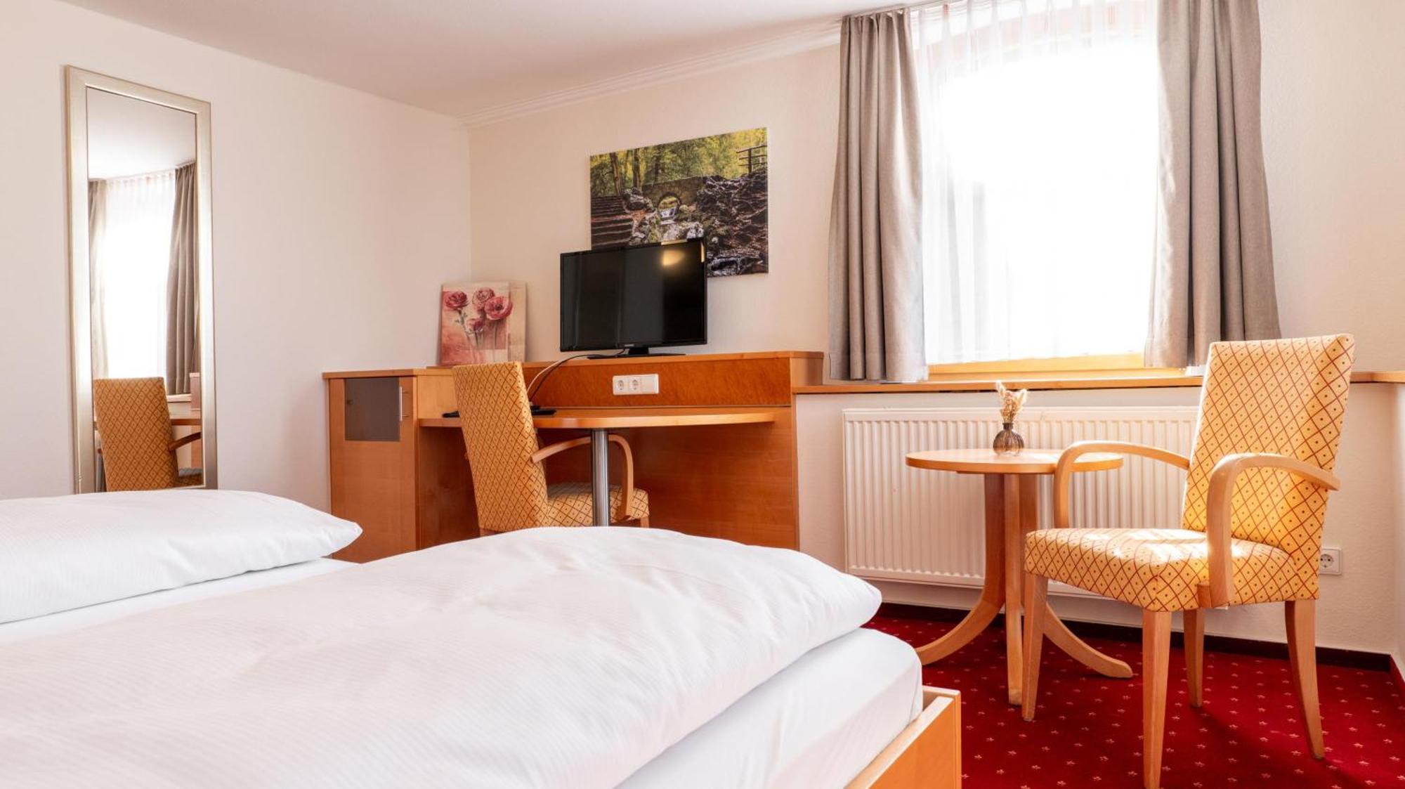 Laichingen Hotel & Restaurant Post מראה חיצוני תמונה