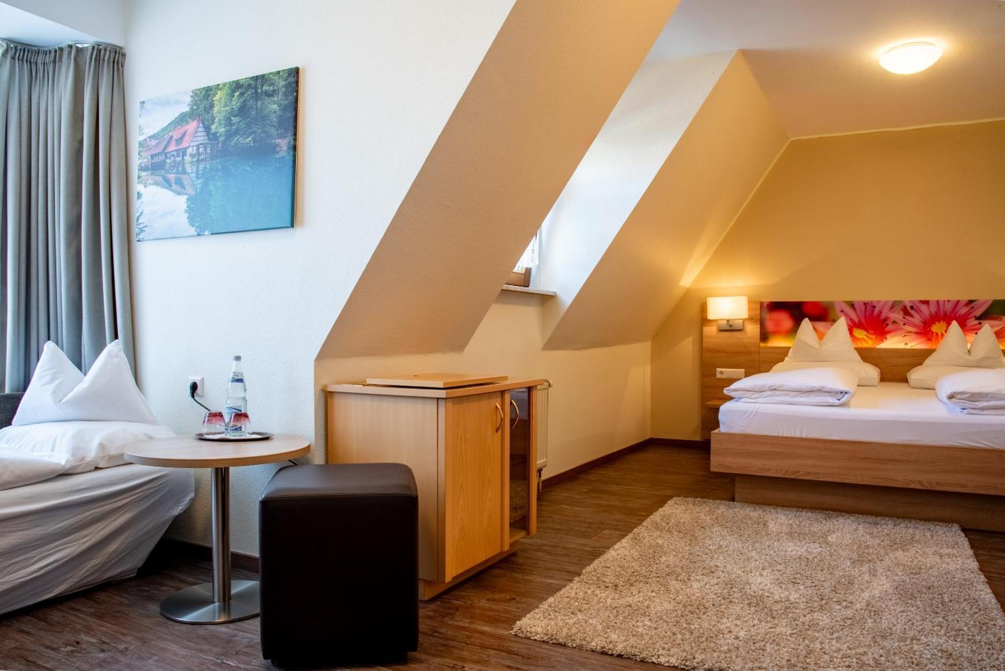 Laichingen Hotel & Restaurant Post מראה חיצוני תמונה