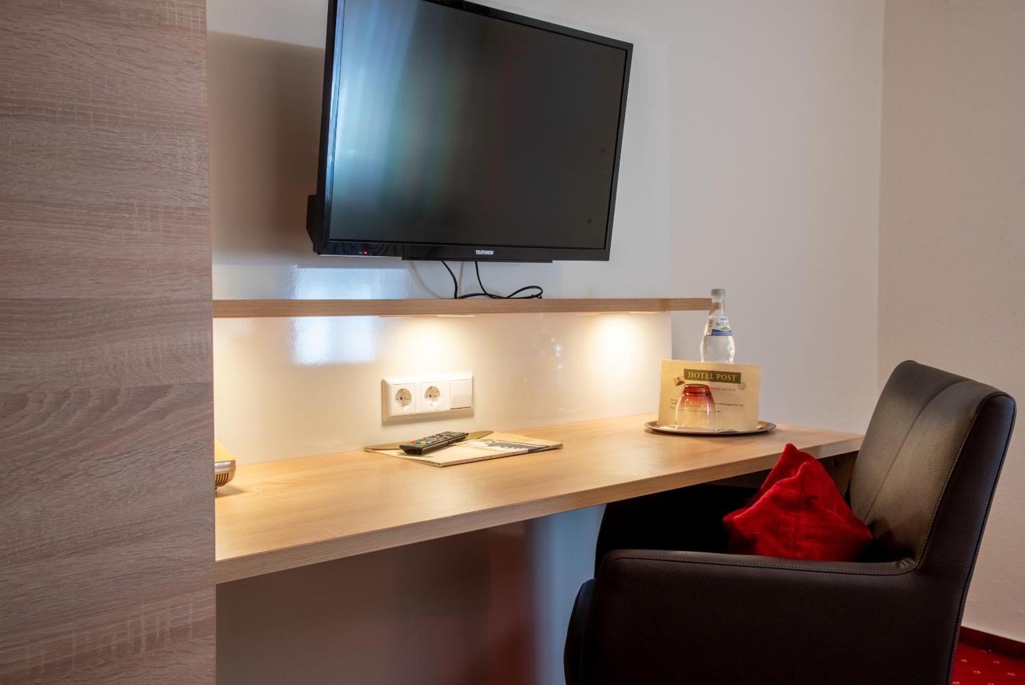 Laichingen Hotel & Restaurant Post מראה חיצוני תמונה