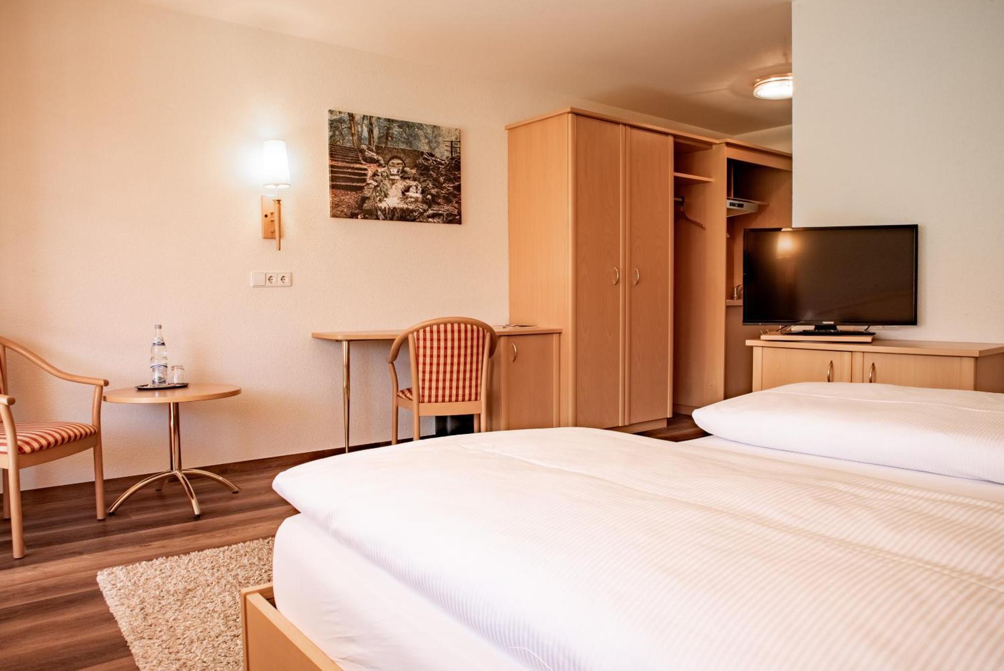 Laichingen Hotel & Restaurant Post מראה חיצוני תמונה
