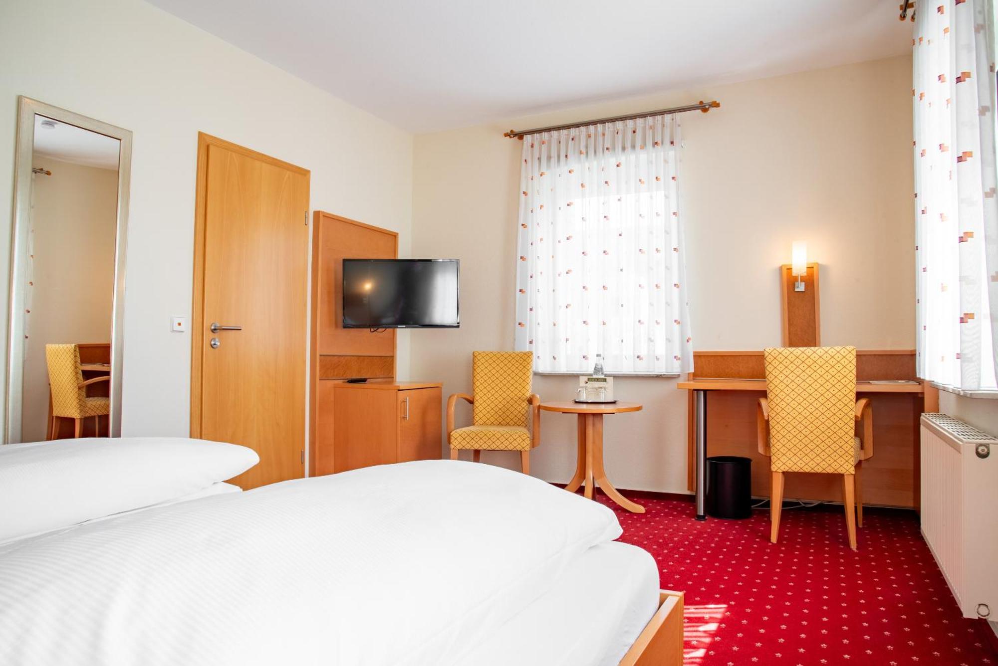 Laichingen Hotel & Restaurant Post מראה חיצוני תמונה