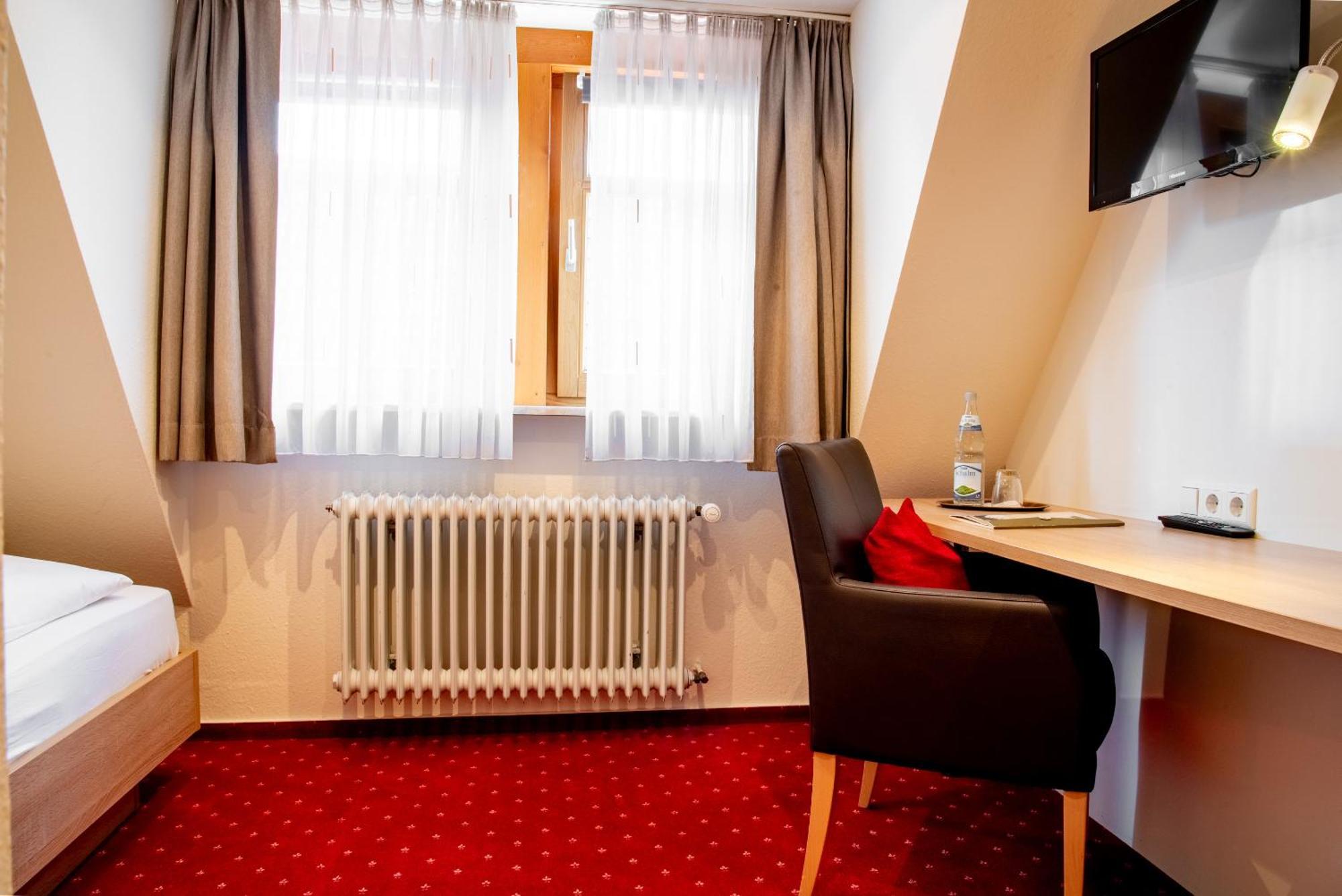 Laichingen Hotel & Restaurant Post מראה חיצוני תמונה